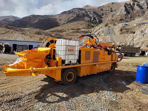 礦用柴油機(jī)濕式混凝土噴射車